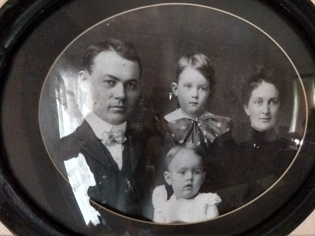 Picture of some of the Moore family. Chuck's Paranormal Adventures Investigation of the Villisca Ax Murder House -